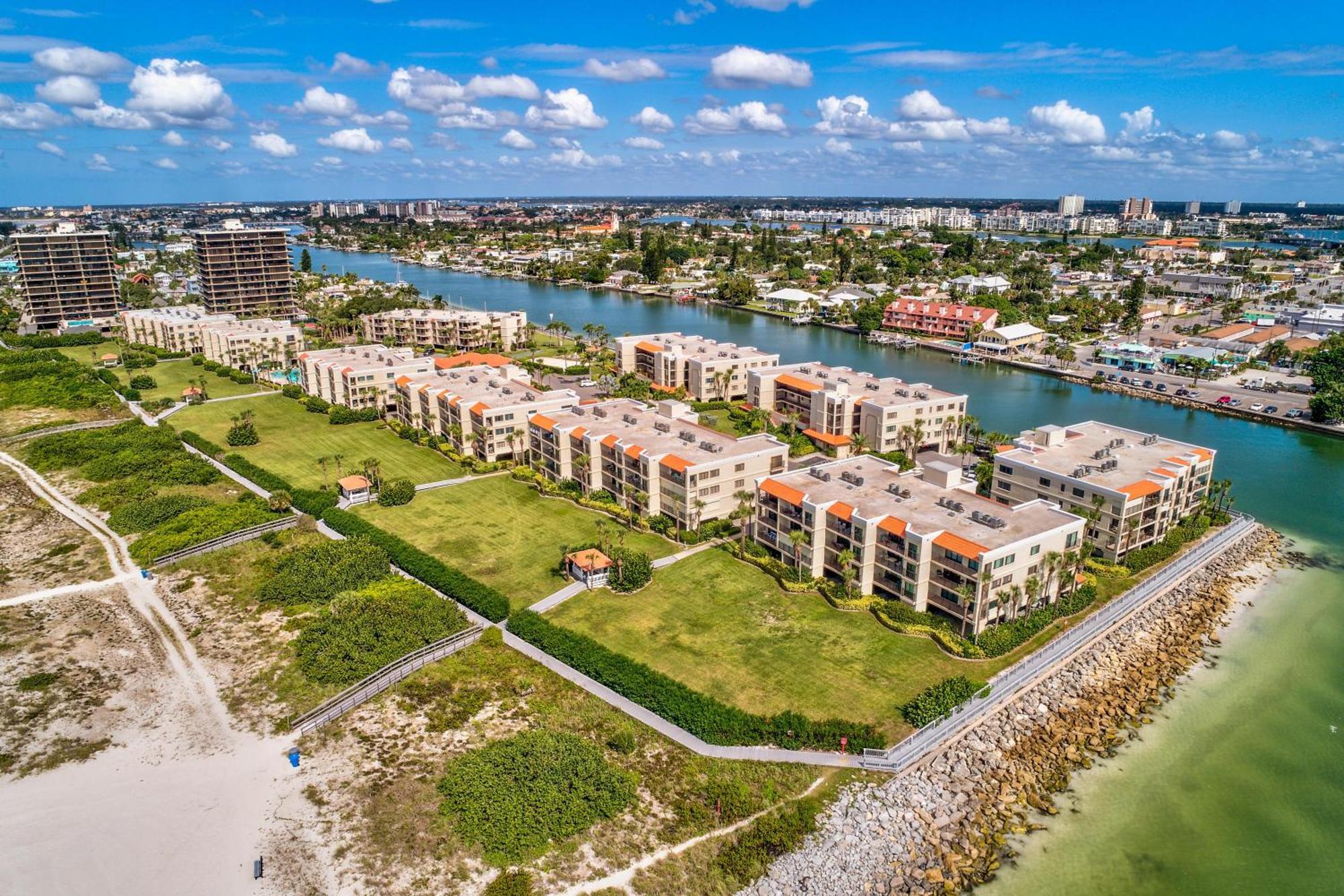 Villa Land'S End 10-303 Beach Front - Premier à St. Pete Beach Extérieur photo