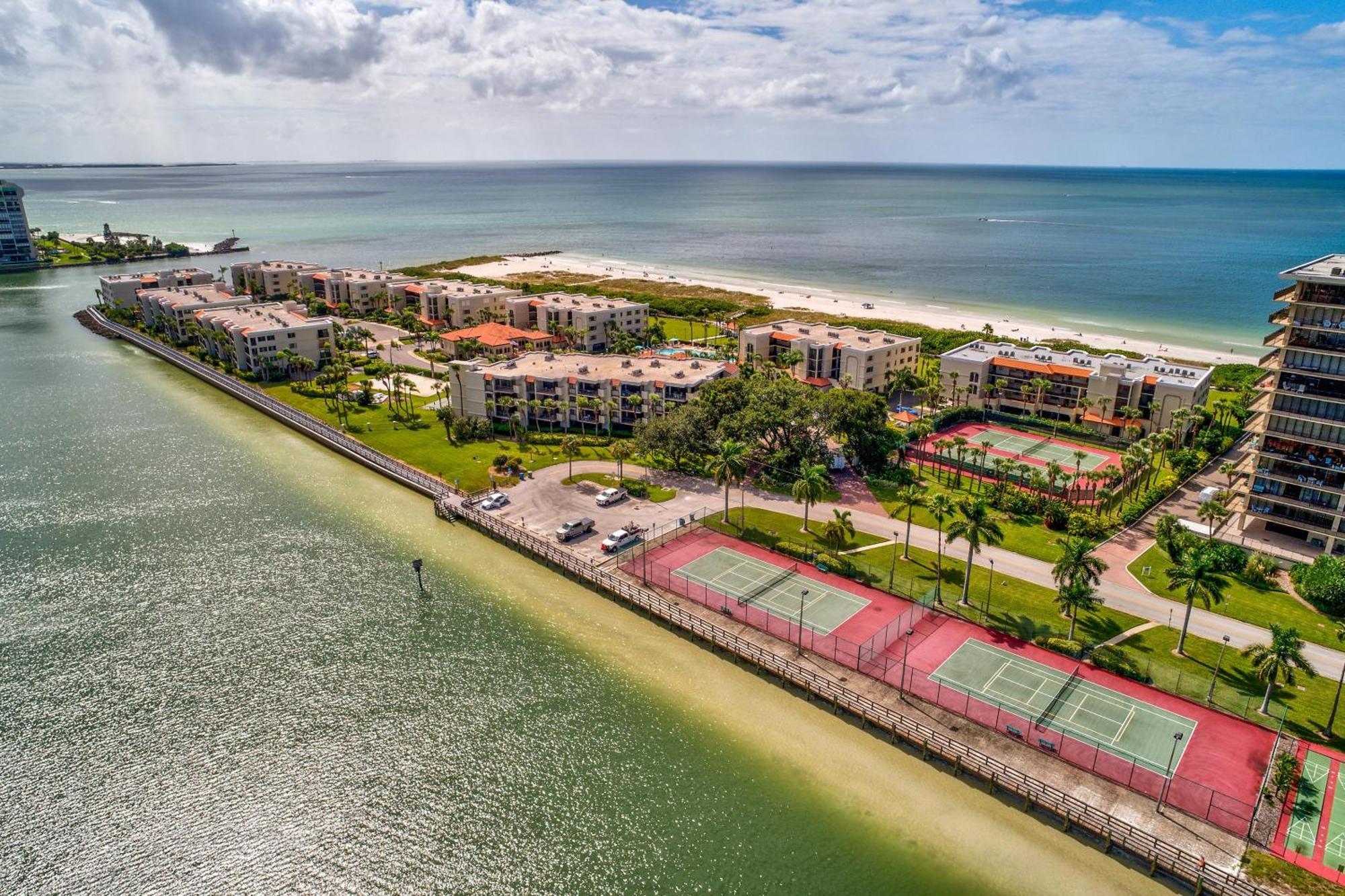 Villa Land'S End 10-303 Beach Front - Premier à St. Pete Beach Extérieur photo